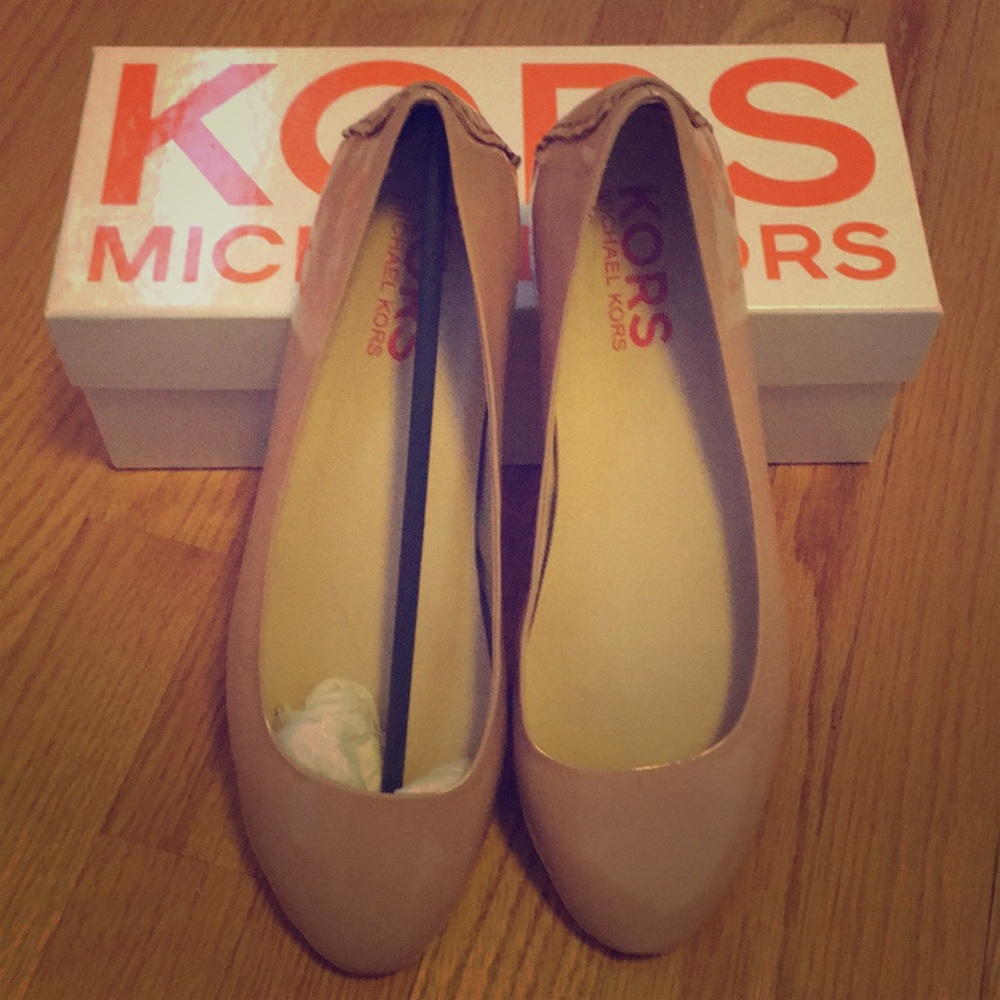 BRAND NEW Michael Kors patent leather flats